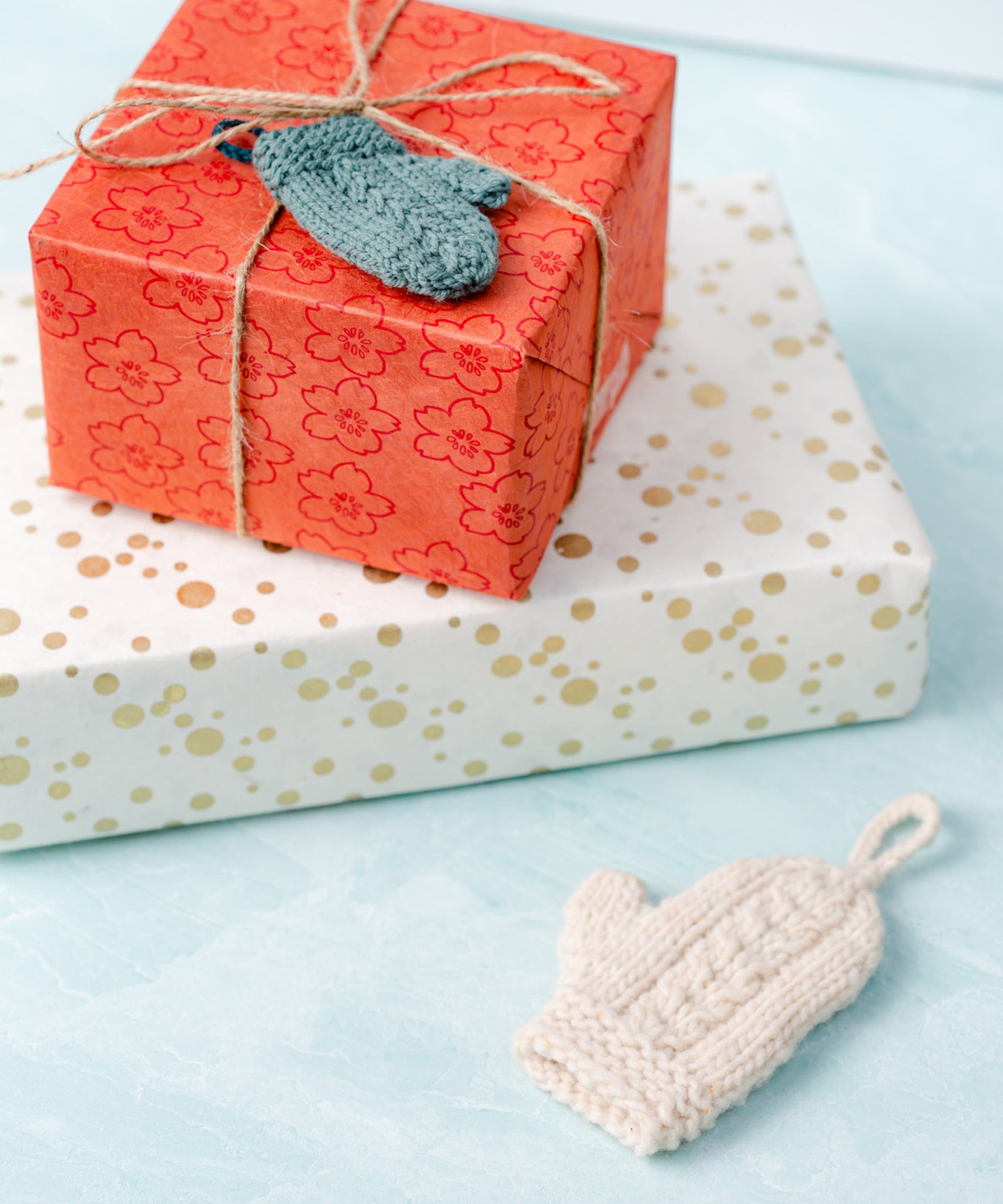 Free Mitten Ornament | Knitting Pattern by Jared Flood | Brooklyn Tweed